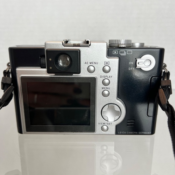 Leica DIGILUX 1 4.0MP Digital SLR Camera Original Black/Silver With Accessories - Picture 4 of 9